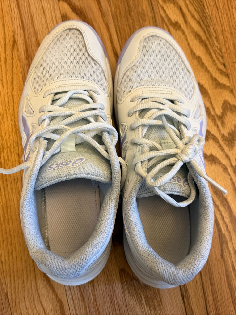 ASICS Women's Upcourt 6 Volleyball shoes (90% new)